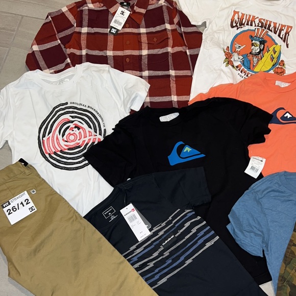 🔥 QUIKSILVER CLOTHING BUNDLE BOX LOT FOR BOYS NEW WITH TAGS! 🔥 - Picture 3 of 6